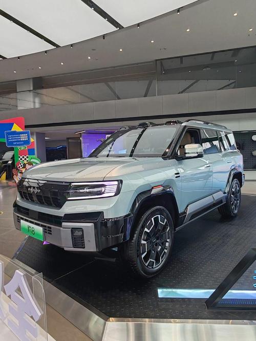深圳93比亚迪方程豹硬派越野的爆款，英菲尼迪35周年与你共成长